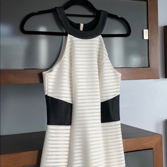 Dress - Picture 2 of 6